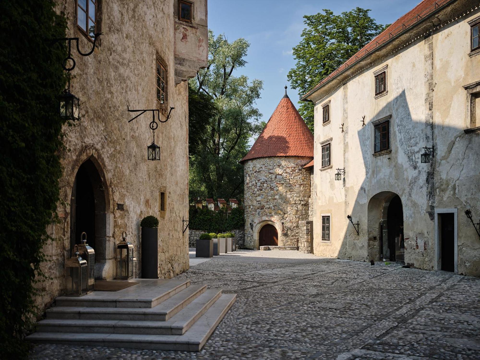 Hotel Grad Otocec - Relais Chateaux Bagian luar foto